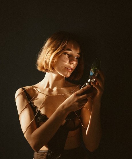 Julia Neyu OnlyFans-Leaks