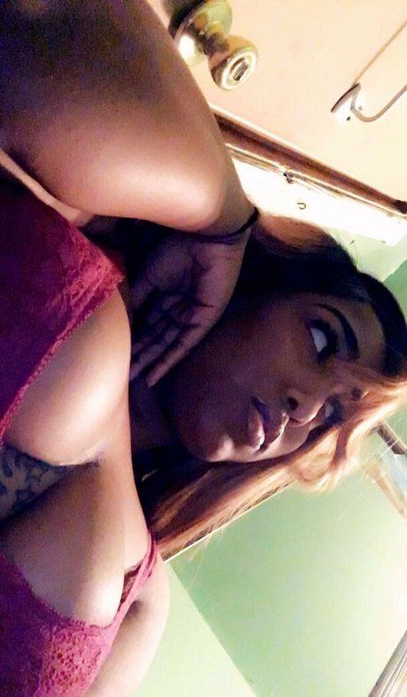 volaprettykitty Porn OnlyFans Leak