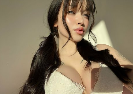 narumi18y OnlyFans Model Bilder