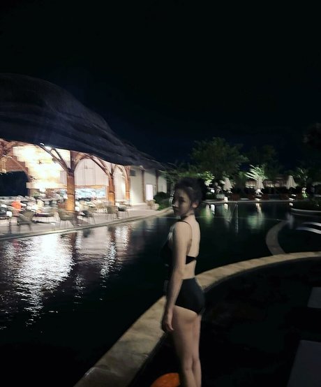 WomenK pop Oben ohne OnlyFans