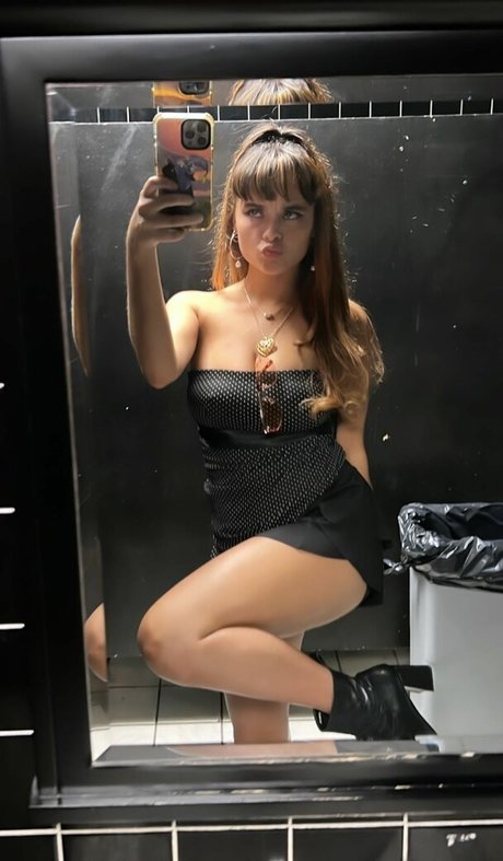 Grace Coffey OnlyFans schlank
