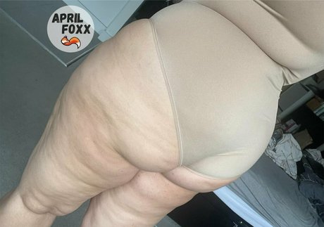 aprilfoxxxx OnlyFans Arsch Leak