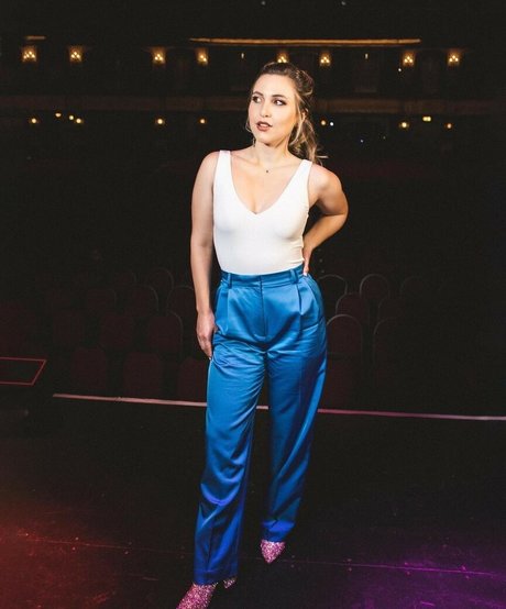 Taylor Tomlinson Leaks OnlyFans