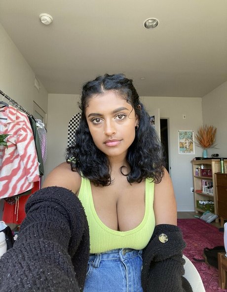 Yamini Nambimadom Nackt Leaks OnlyFans