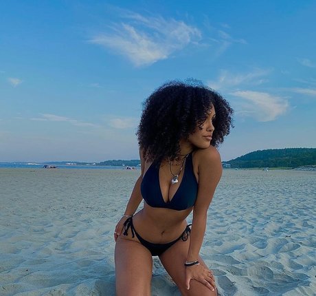 Aaliyeezy OnlyFans explizite Inhalte