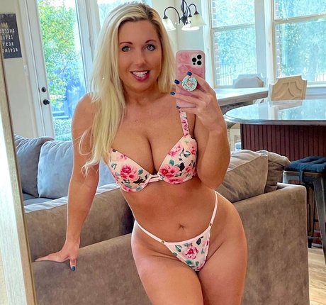 courtneyanntt Nackt Leaks OnlyFans