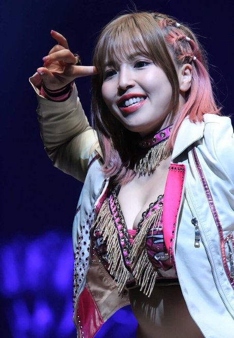 heiße asiatische onlyfans schön nackt Exklusiv