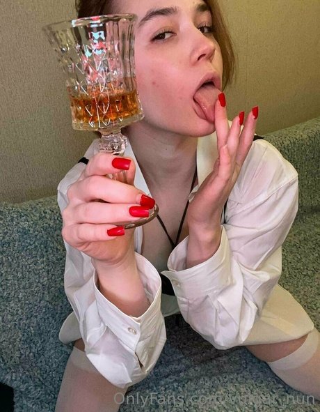 vulgar nun OnlyFans Pornografie geleakt