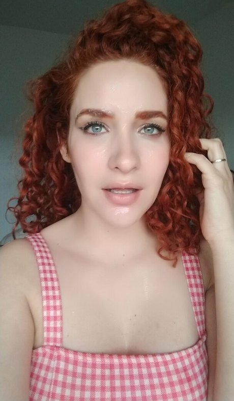 shemale-onlyfans nach der op Kunst XXX Fotos