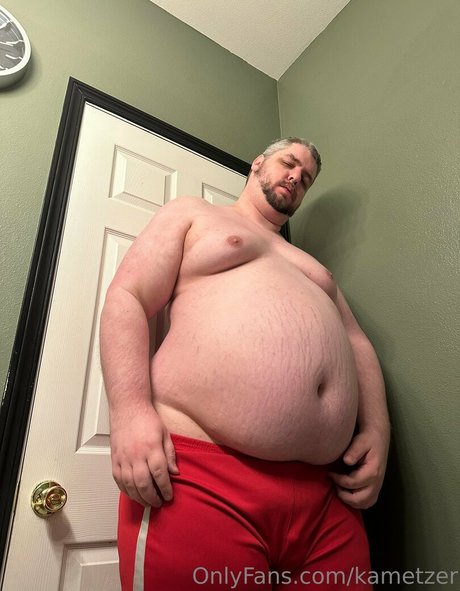 kametzer Leaks von Nacktbildern auf OnlyFans