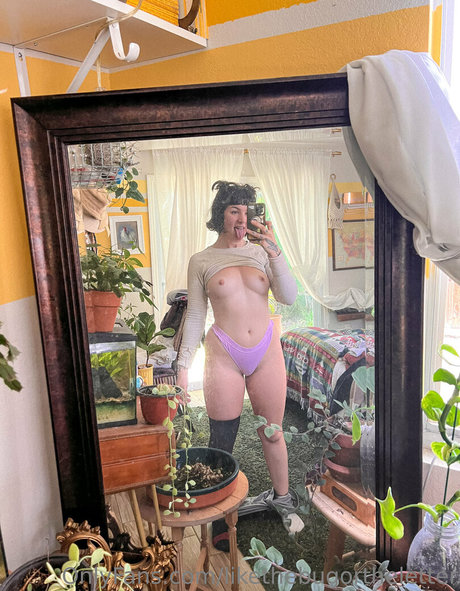 likethebugortheletter OnlyFans Modelfoto