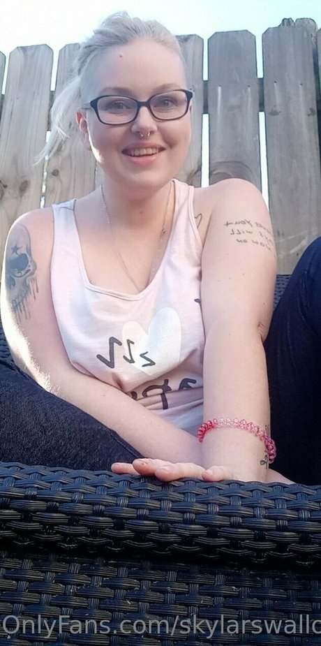 skylarswallows OnlyFans Striptease