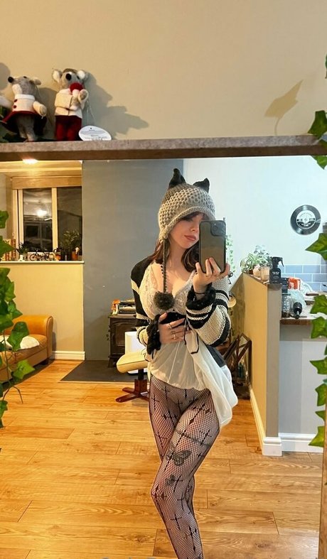 Zee Hell Nackt auf OnlyFans Leaks