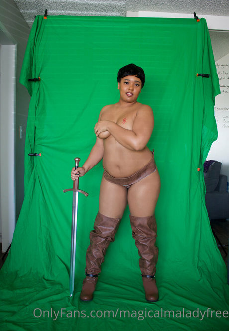 magicalmaladyfree OnlyFans nackte Brüste