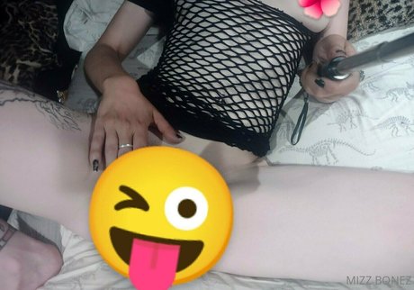 mizzbonez OnlyFans explizite Inhalte