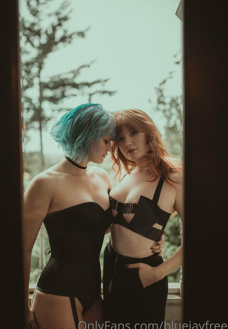 vollbusige asiatische onlyfans Aktbilder Professionell