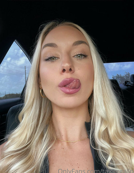 taylorgallo OnlyFans Model Bilder
