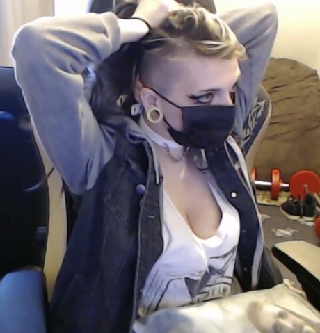 Kiwo Nacktbilder von OnlyFans geleakt