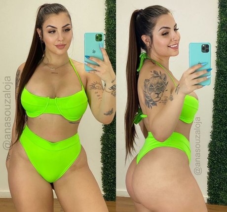 Paola Sabadin OnlyFans Striptease