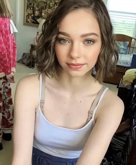 Emma Myers OnlyFans Fotos