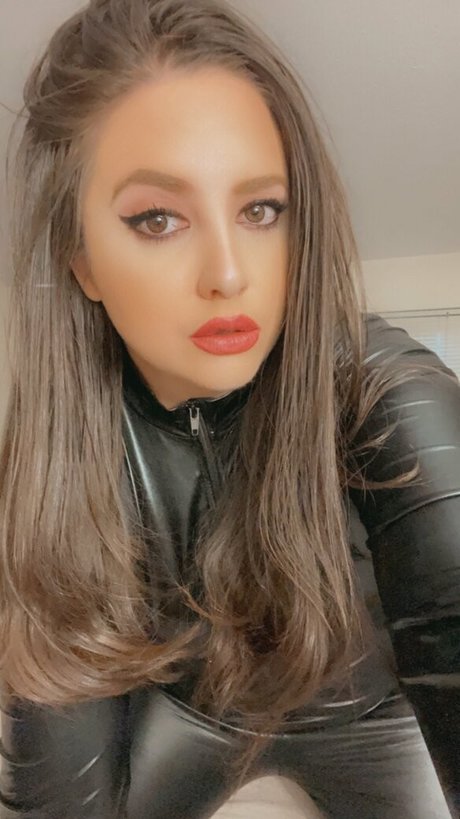 ava hadley OnlyFans-Bilder