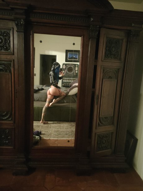 Discordia Suicide OnlyFans Bilder