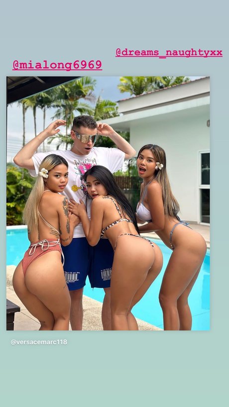 pool-dreier onlyfans Pornografisch Shot