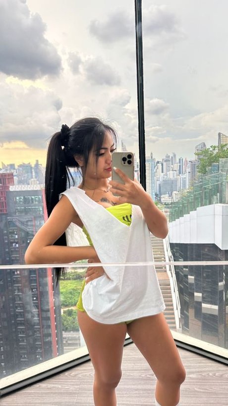 Praew Phatcharin OnlyFans-Seite