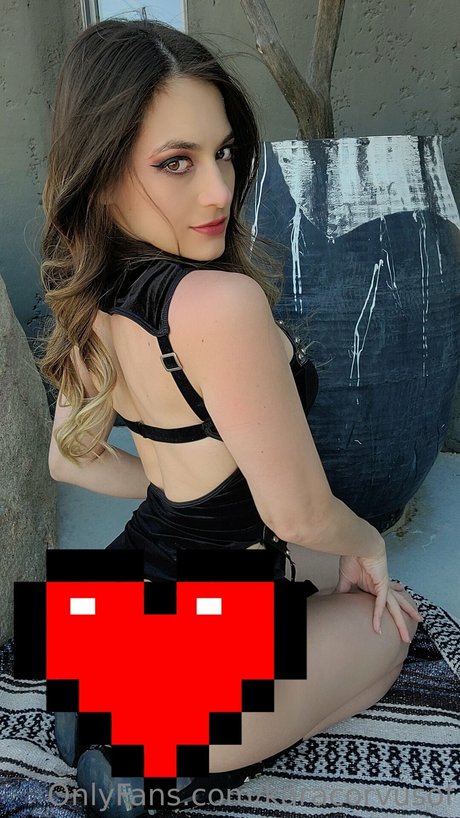 Kara Corvus OnlyFans Nacktbilder geleakt