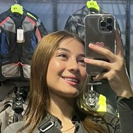 Manuelaqmm OnlyFans nackte Brüste