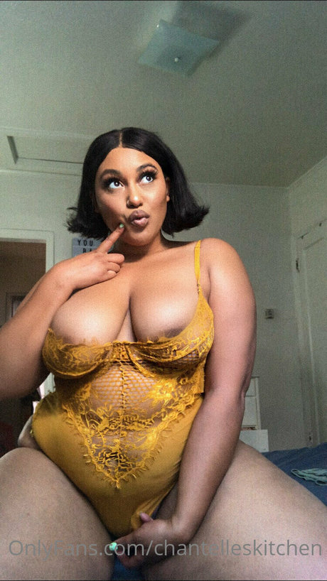 Chantelles Kitchen Leaks von OnlyFans