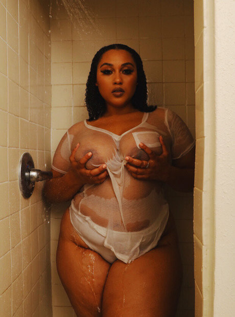 Chantelles Kitchen Nacktbilder OnlyFans