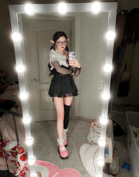 Strawbeariemilkk OnlyFans Leak