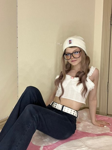 Strawbeariemilkk Nackt auf OnlyFans