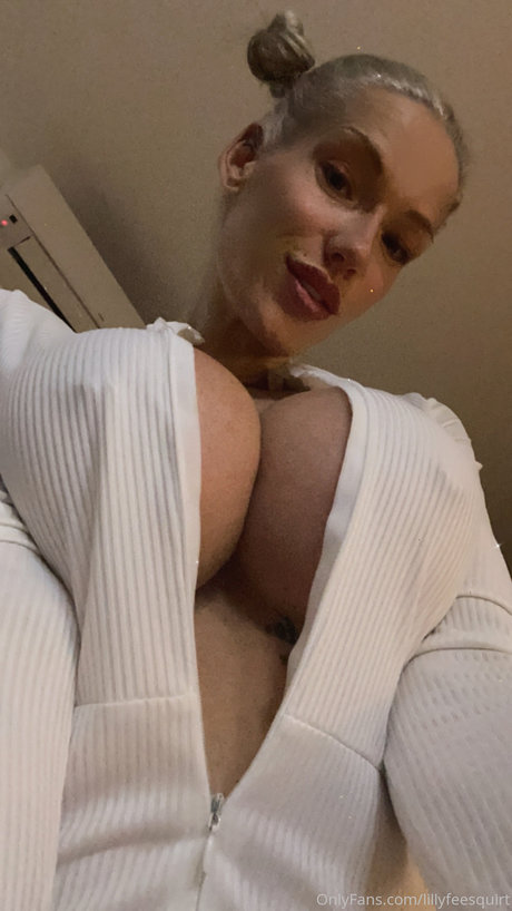 Lillyfee Squirt OnlyFans nackt