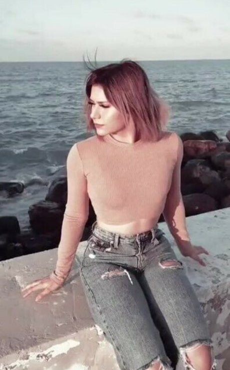 Ann Weapons Neue geleakte OnlyFans-Inhalte