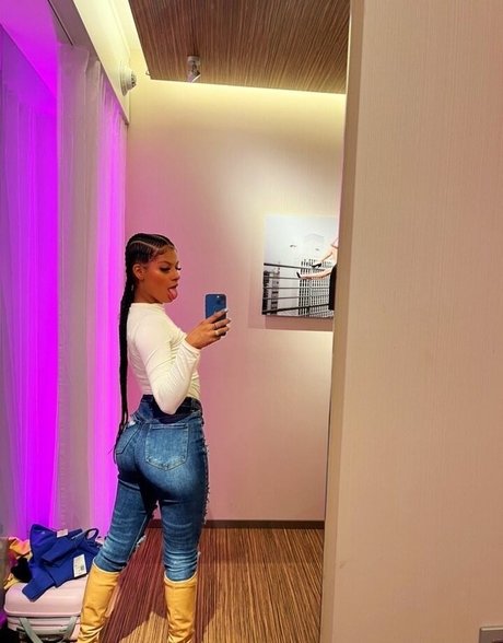 Anikastarrr Nacktpornos auf OnlyFans