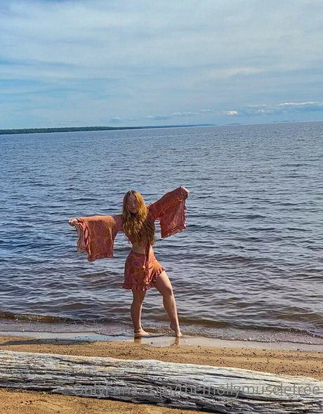 themollymusclefree OnlyFans Nackt