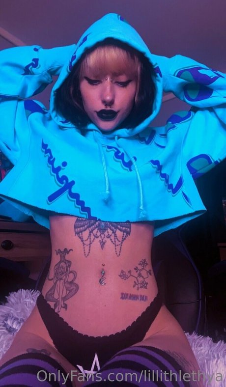 Stepsislillith OnlyFans-Post