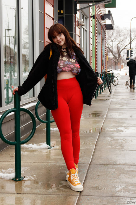 Lil Strawbs Titten OnlyFans