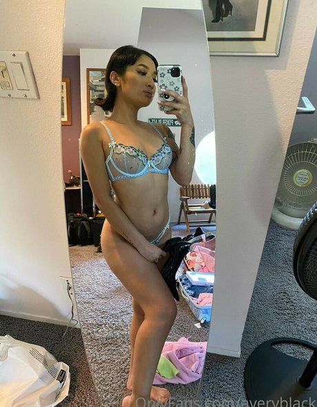 Avery black Titten OnlyFans