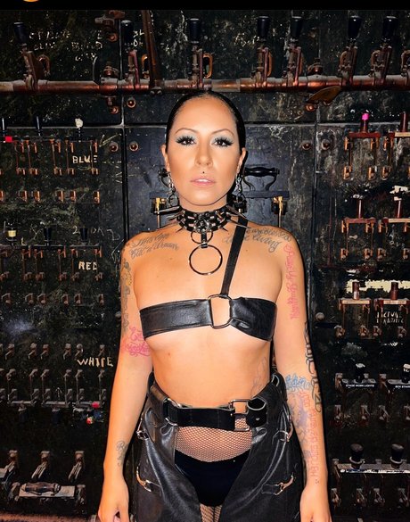 Reverie love OnlyFans-Leaks