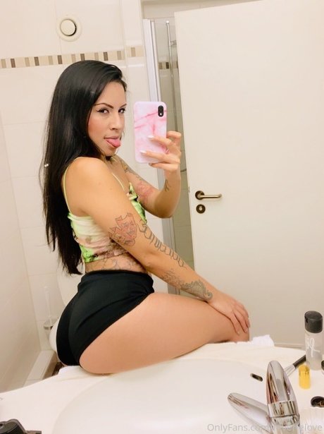 Reverie love OnlyFans OnlyFans