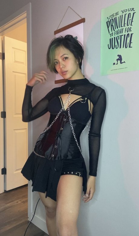 Chandradez OnlyFans Bilder