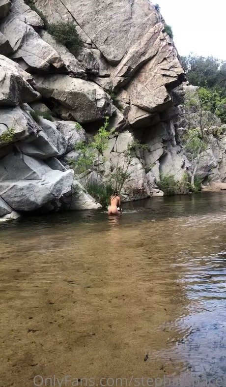 Steph in Space_ Nacktbilder von OnlyFans