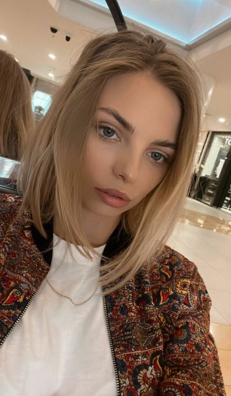 busya18plus OnlyFans Nacktbilder