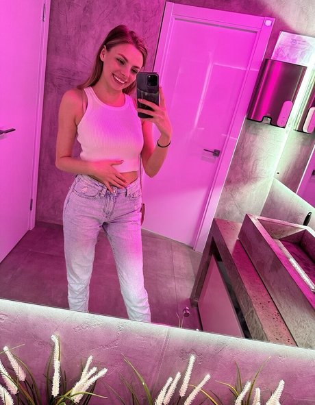 busya18plus OnlyFans