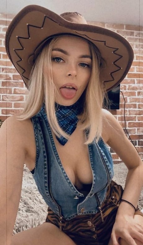 busya18plus Model OnlyFans Foto