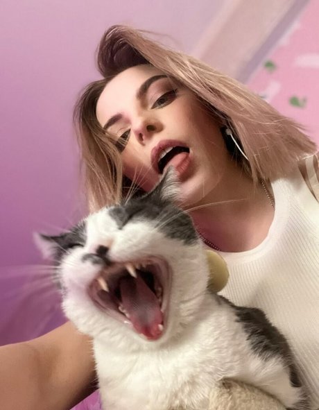 busya18plus OnlyFans Leaks