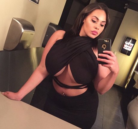 qweeniesw0rld OnlyFans Lesbisch